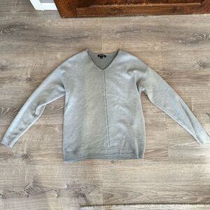 Charlie - V Neck Sweater - Size Small - Hardly Worn